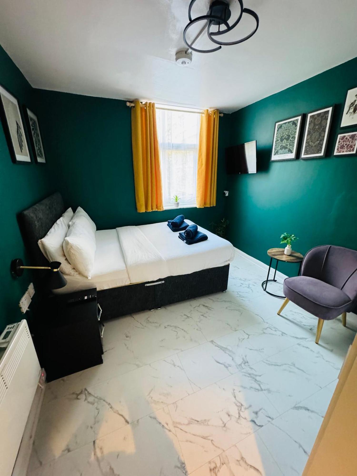 Private Studio Flat In City 1190 Лондон Екстериор снимка
