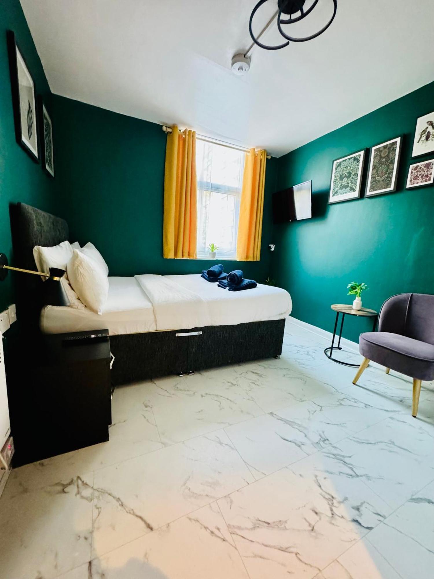 Private Studio Flat In City 1190 Лондон Екстериор снимка