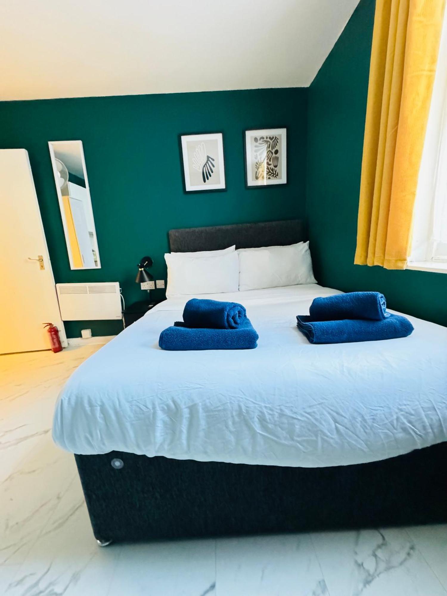 Private Studio Flat In City 1190 Лондон Екстериор снимка