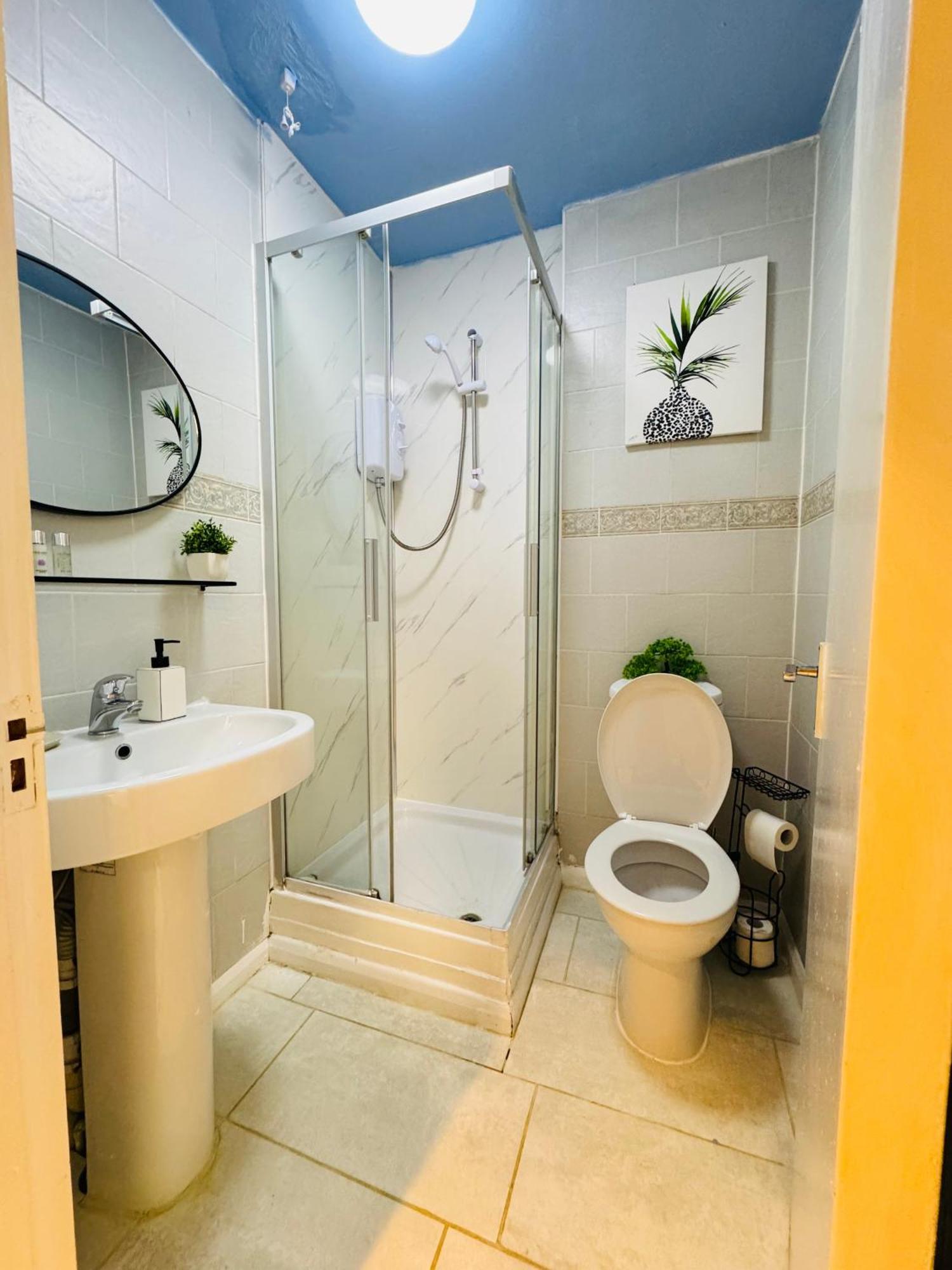 Private Studio Flat In City 1190 Лондон Екстериор снимка
